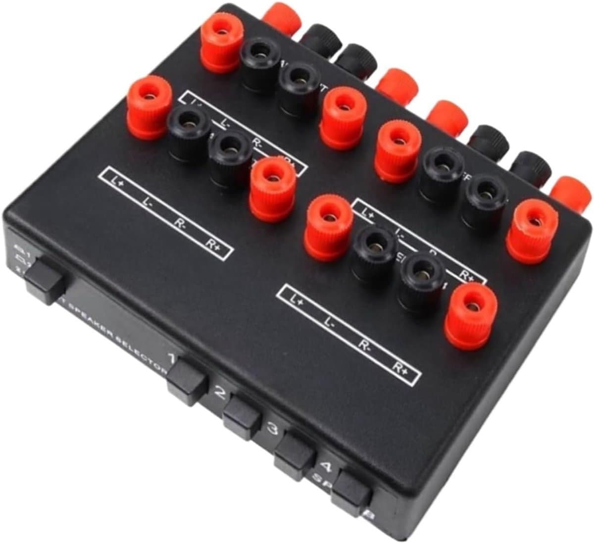 Audio Keuzeschakelaar - Luidspreker Switcher - Audio Wisselen - 2 Ingang 4 Uitgang - 1x1x1 cm - Zwart - Afbeelding 1